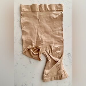 NEW SKIMS One Legged Shapewear Size L/XL Beige NEVERWORN